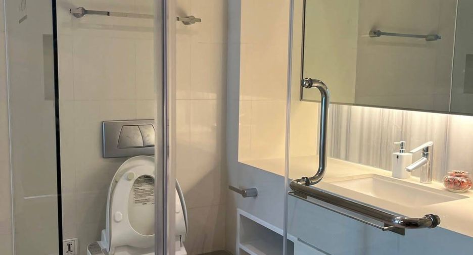 For rent 1 bed condo in Khlong Toei, Bangkok