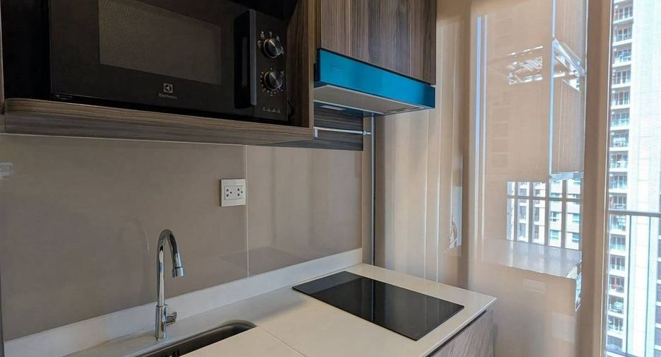 For rent 1 Beds condo in Phra Khanong, Bangkok