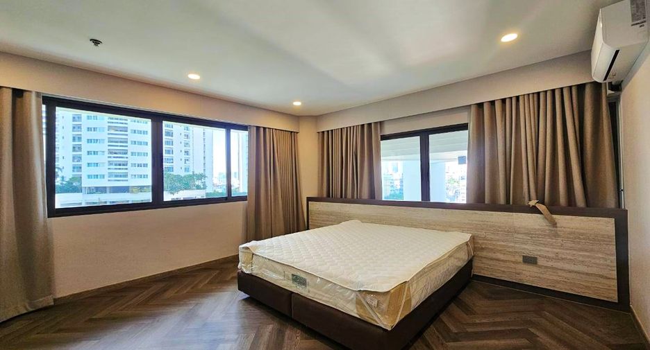 For rent 4 bedrooms condo in Khlong Toei, Bangkok