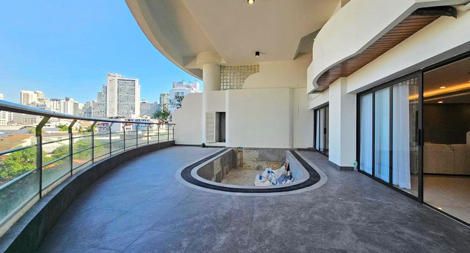For rent 4 bedrooms condo in Khlong Toei, Bangkok