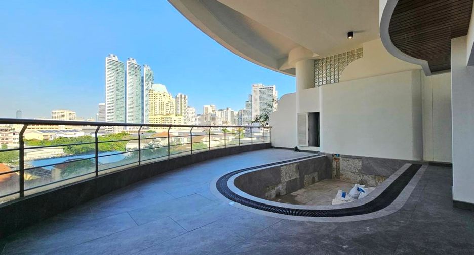 For rent 4 bedrooms condo in Khlong Toei, Bangkok