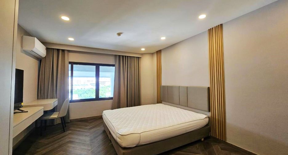 For rent 4 bedrooms condo in Khlong Toei, Bangkok