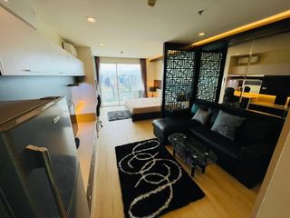 Condo en alquiler de estudio en Khlong Toei, Bangkok
