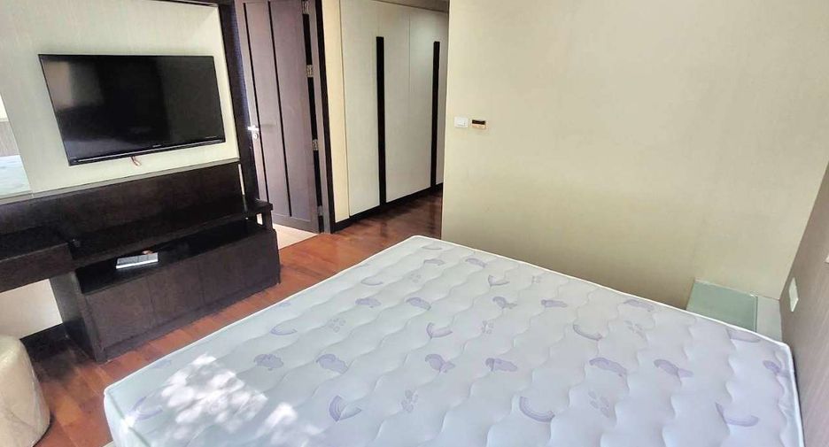 Condo en alquiler de 3 habitaciones en Watthana, Bangkok