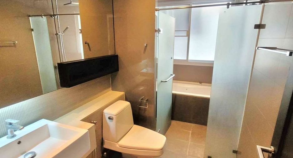Condo en alquiler de 3 habitaciones en Watthana, Bangkok