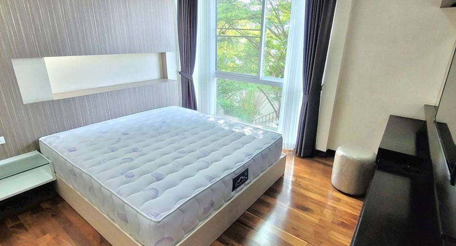 Condo en alquiler de 3 habitaciones en Watthana, Bangkok