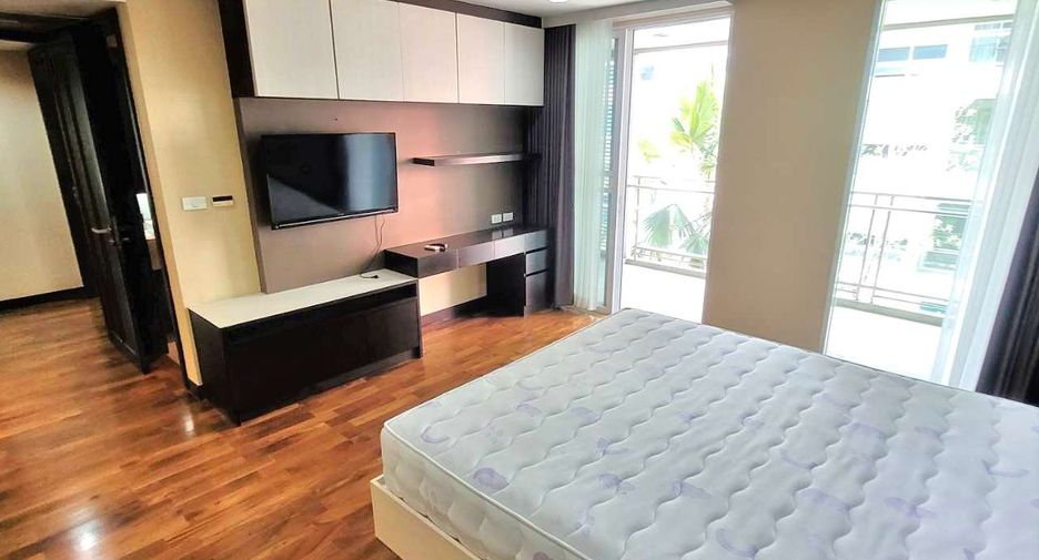 Condo en alquiler de 3 habitaciones en Watthana, Bangkok