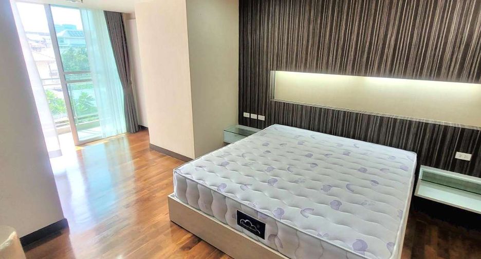 Condo en alquiler de 3 habitaciones en Watthana, Bangkok