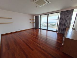 À louer 3 chambres condo à Yan Nawa, Bangkok