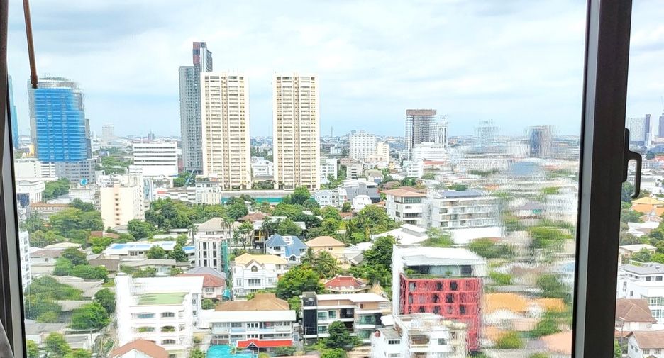 Condo en alquiler de 1 habitaciones en Watthana, Bangkok