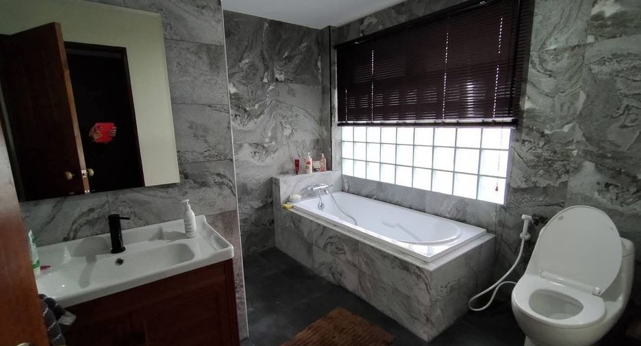 Продажа и аренда 4 спальни дом в Дои Сакет, Чианг Маи