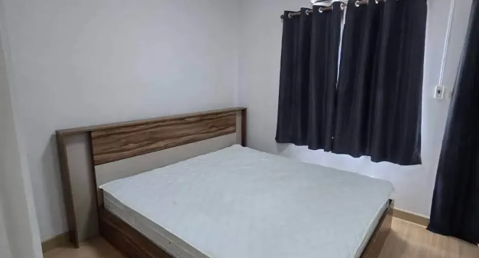 Casa adosada en alquiler de 3 habitaciones en San Sai, Chiang Mai