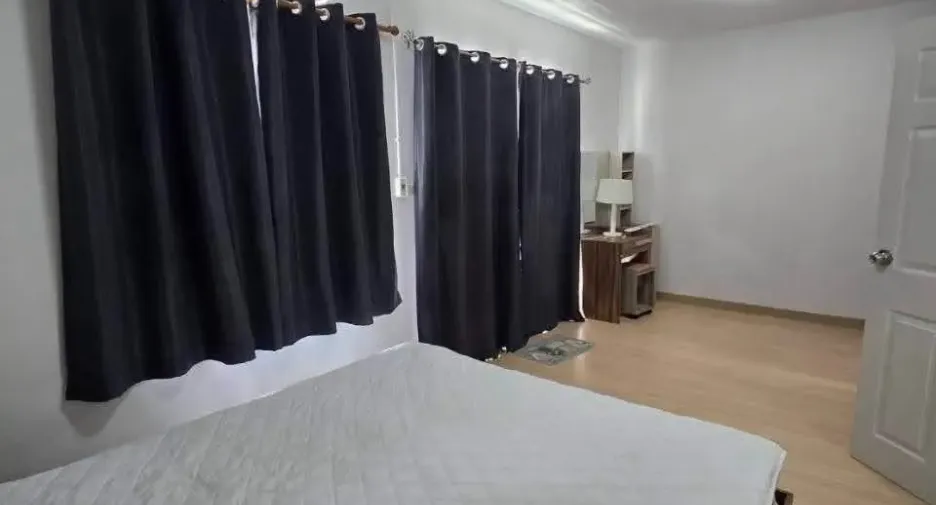 Casa adosada en alquiler de 3 habitaciones en San Sai, Chiang Mai