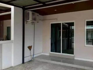 Casa adosada en alquiler de 3 habitaciones en San Sai, Chiang Mai