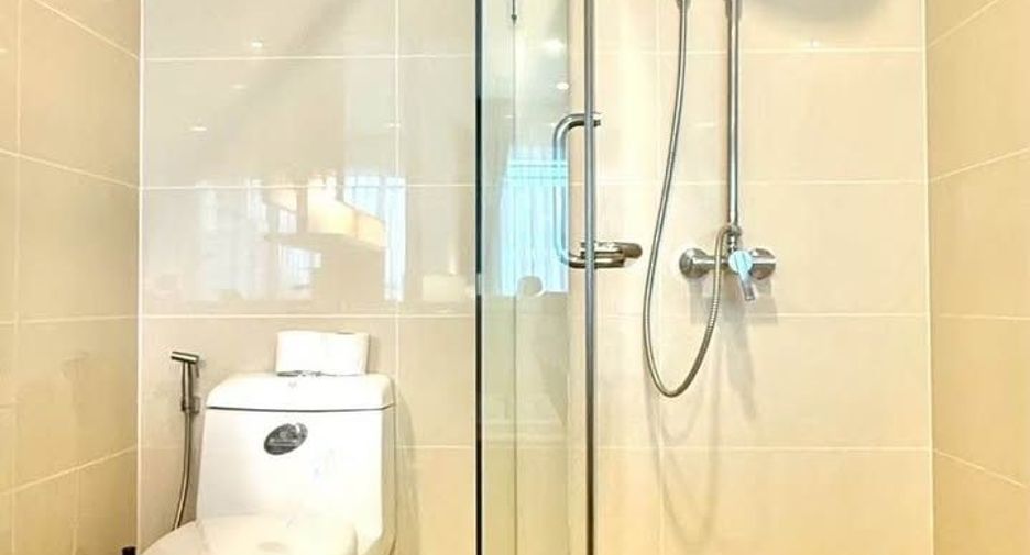 Продажа 3 спальни кондо в Щаттхана, Бангкок