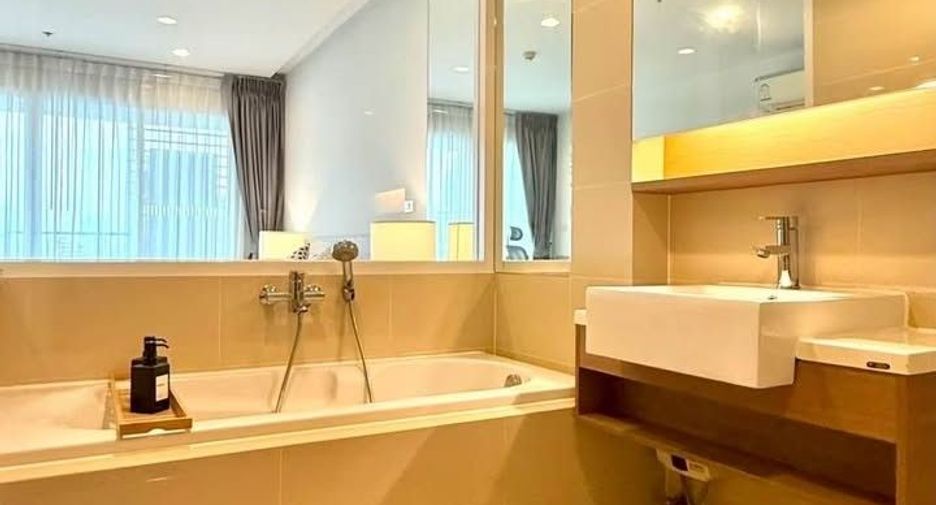 Продажа 3 спальни кондо в Щаттхана, Бангкок
