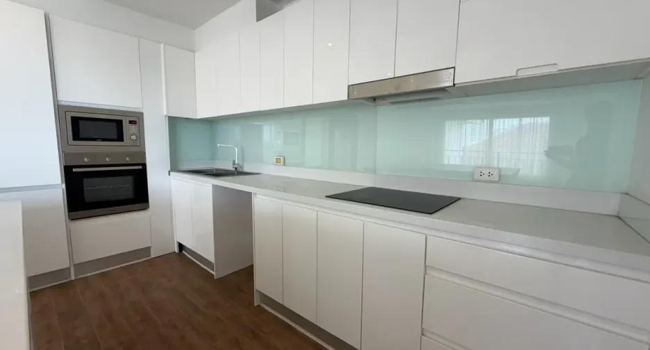 Продажа 4 спальни кондо в Банг Ламунг, Чонбури