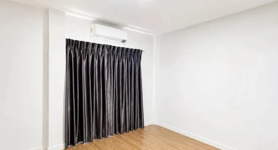 出租 3 卧室 独立屋 在 Lam Luk Ka, Pathum Thani