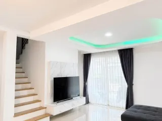出租 3 卧室 独立屋 在 Lam Luk Ka, Pathum Thani