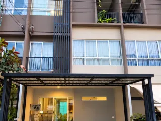 出租 4 卧室 联排别墅 在 Bang Bua Thong, Nonthaburi