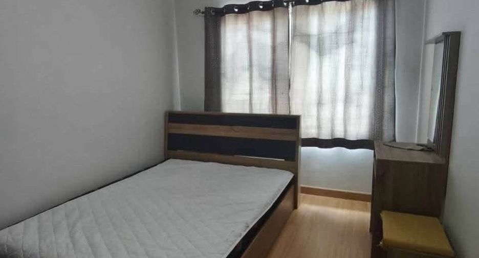 Casa adosada en alquiler de 3 habitaciones en San Sai, Chiang Mai