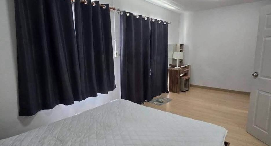 Casa adosada en alquiler de 3 habitaciones en San Sai, Chiang Mai