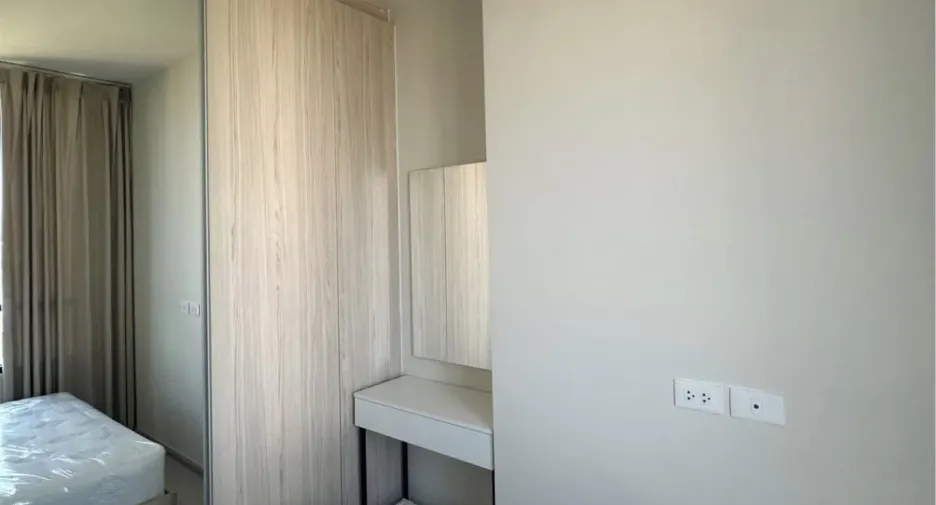 À louer 2 chambres condo à Huai Khwang, Bangkok