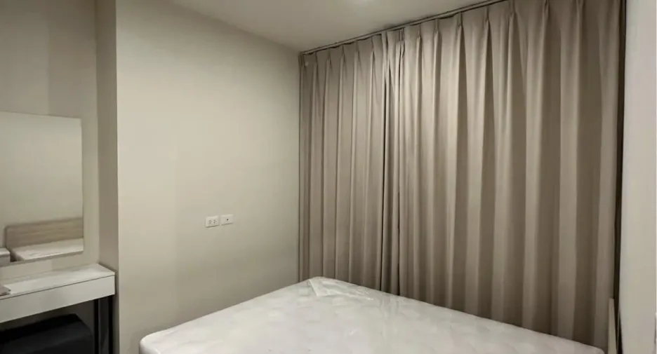 À louer 2 chambres condo à Huai Khwang, Bangkok