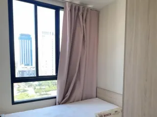 À louer 2 chambres condo à Huai Khwang, Bangkok