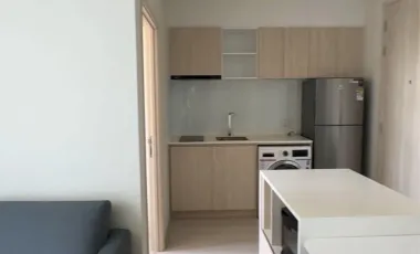 À louer 2 chambres condo à Huai Khwang, Bangkok