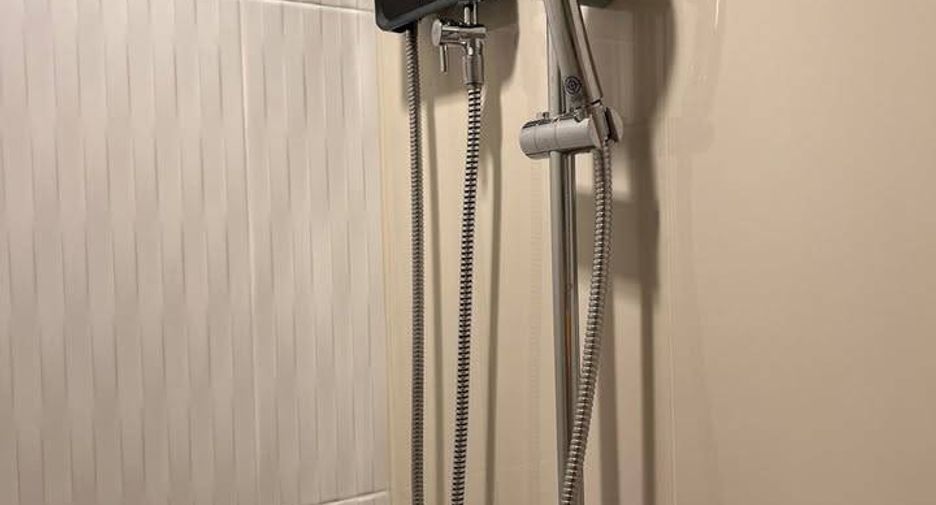 For sale 2 bedrooms condo in Huai Khwang, Bangkok