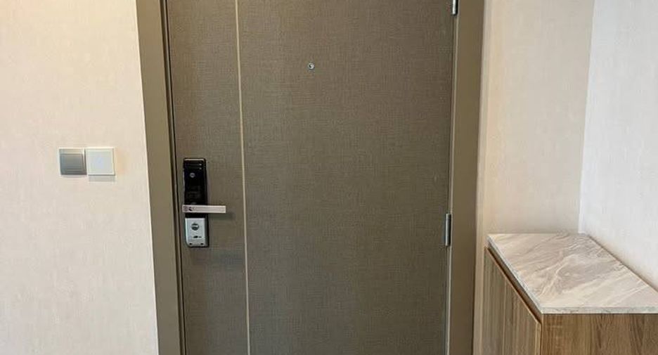 For sale 2 bedrooms condo in Huai Khwang, Bangkok