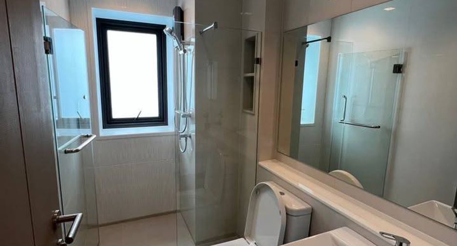 For sale 2 bedrooms condo in Huai Khwang, Bangkok