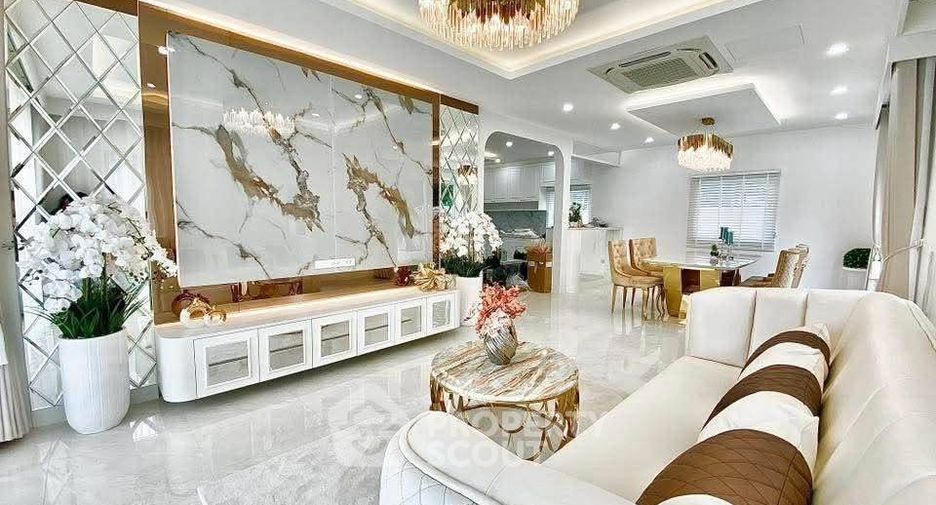 Casa en venta de 5 habitaciones en Bang Lamung, Chonburi