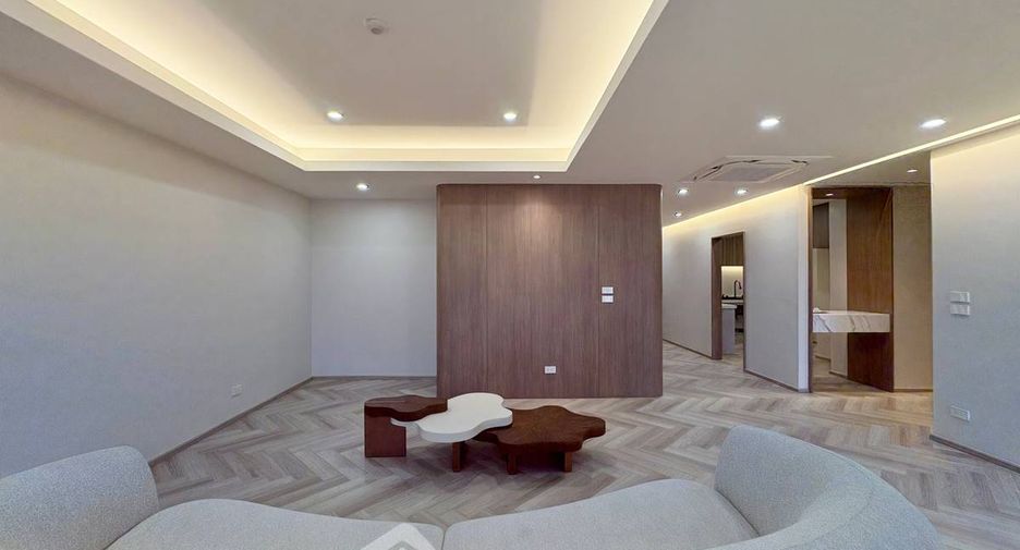 À vendre 3 chambres condo à Watthana, Bangkok