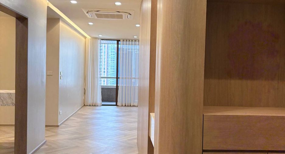À vendre 3 chambres condo à Watthana, Bangkok