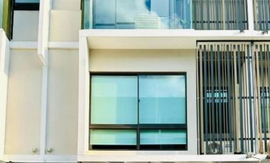 Reihenhaus zum Kauf mit 3 Zimmer in Lat Phrao, Bangkok