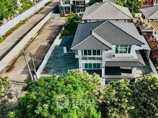 For sale 4 bedrooms house in Si Racha, Chonburi