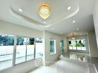 For sale 4 bedrooms house in Si Racha, Chonburi