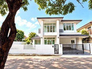 For sale 4 bedrooms house in Si Racha, Chonburi