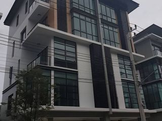 Reihenhaus zur Miete und zum Kauf mit 5 Zimmer in Lat Phrao, Bangkok