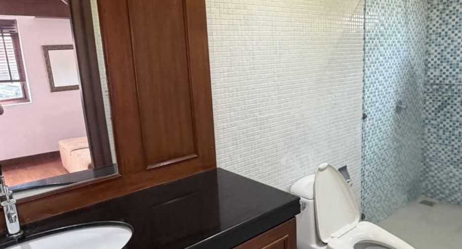 For rent 3 ベッドルーム villa in Mueang Phuket, Phuket