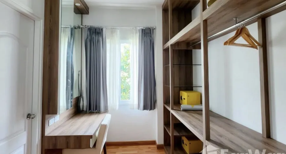 À vendre 4 chambres villa à Hang Dong, Chiang Mai