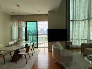 For sale 3 bedrooms condo in Khlong Toei, Bangkok