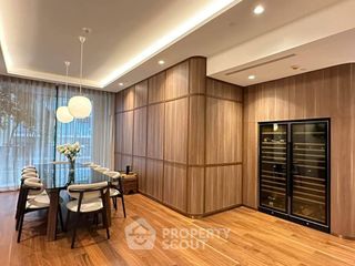 For sale 4 bedrooms condo in Khlong Toei, Bangkok