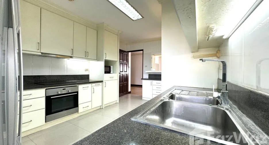 Wohnung zum Kauf und zur Miete mit 3 Zimmer in Watthana, Bangkok