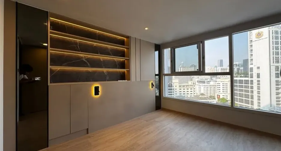 For rent 2 bedrooms condo in Bang Rak, Bangkok