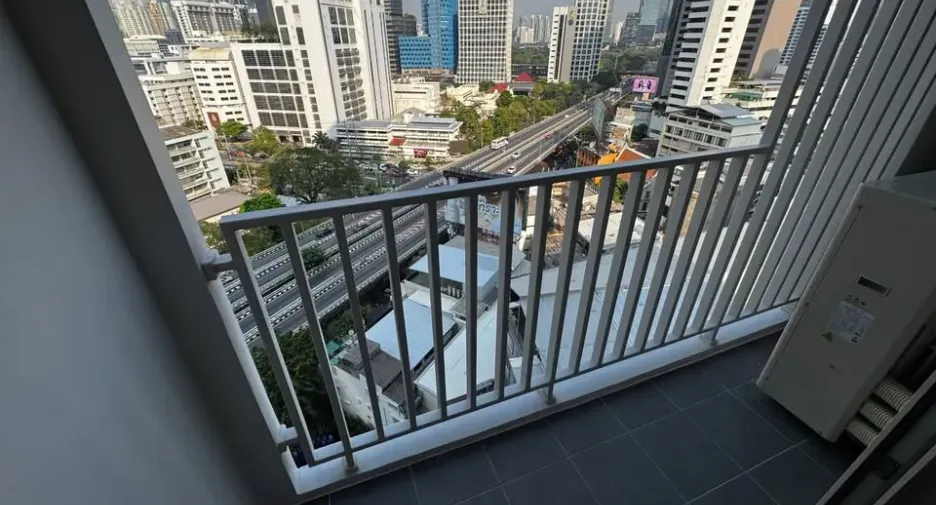 For rent 2 bedrooms condo in Bang Rak, Bangkok