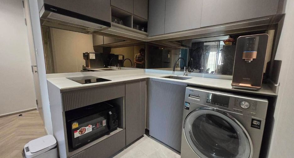 For rent 2 bedrooms condo in Watthana, Bangkok