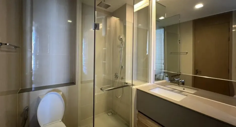 For rent and for sale 1 bed condo in Watthana, Bangkok